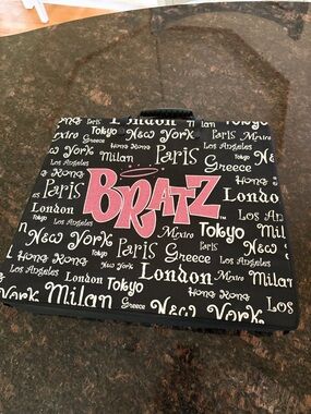 BRATZ Doll Tote with inserts